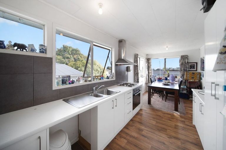 Photo of property in 16 Volante Avenue, Wattle Downs, Auckland, 2103