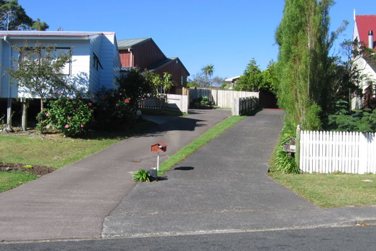 Photo of property in 30 Pahi Place, West Harbour, Auckland, 0618