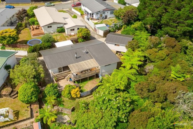 Photo of property in 32 Vista Crescent, Maoribank, Upper Hutt, 5018