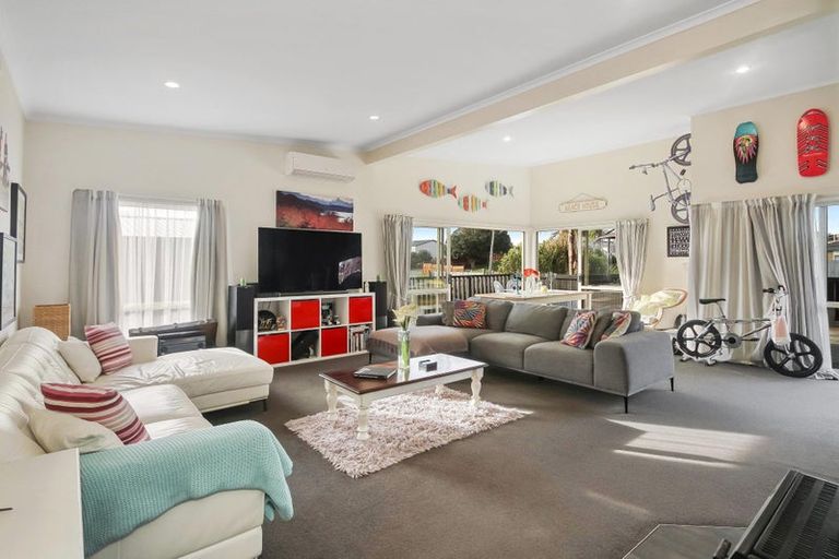 Photo of property in 9 Keven Road, Clarks Beach, Pukekohe, 2679