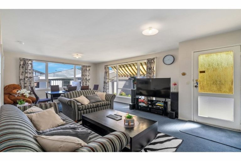 Photo of property in 2/4 Taranui Place, Bromley, Christchurch, 8062