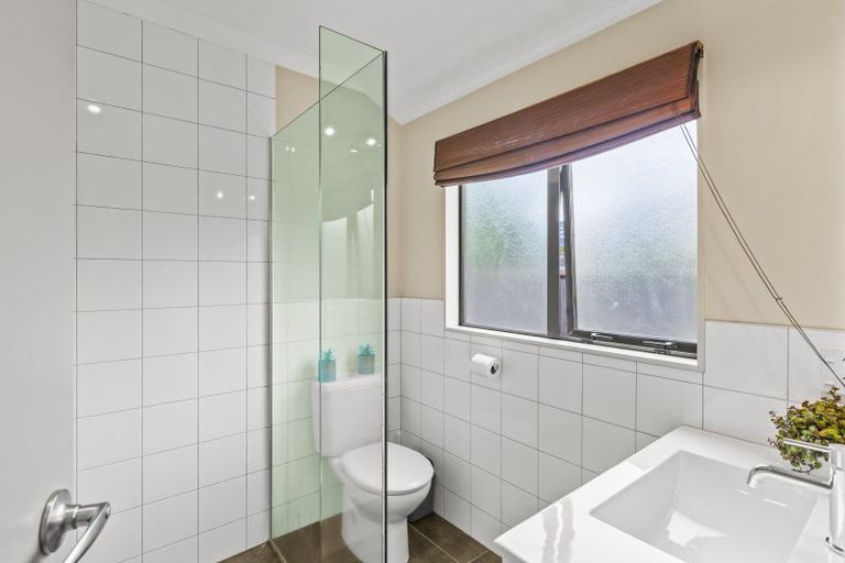 Photo of property in 28 Cottonwood Close, Paraparaumu Beach, Paraparaumu, 5032