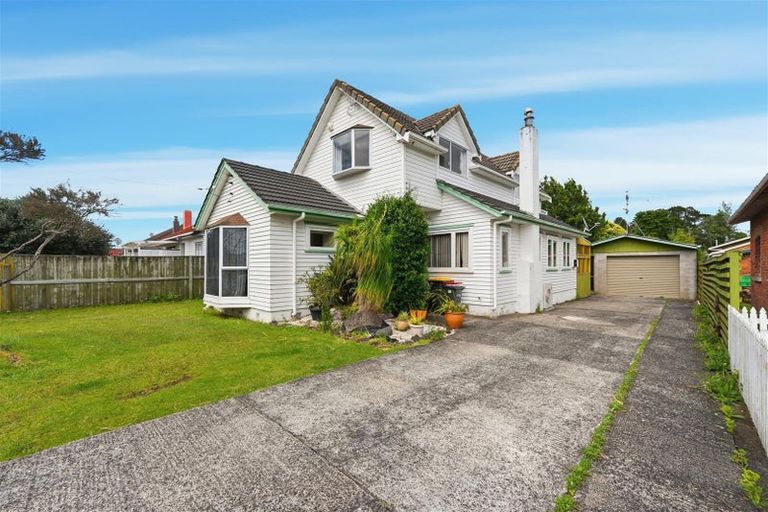 Photo of property in 125 Portage Road, New Lynn, Auckland, 0600