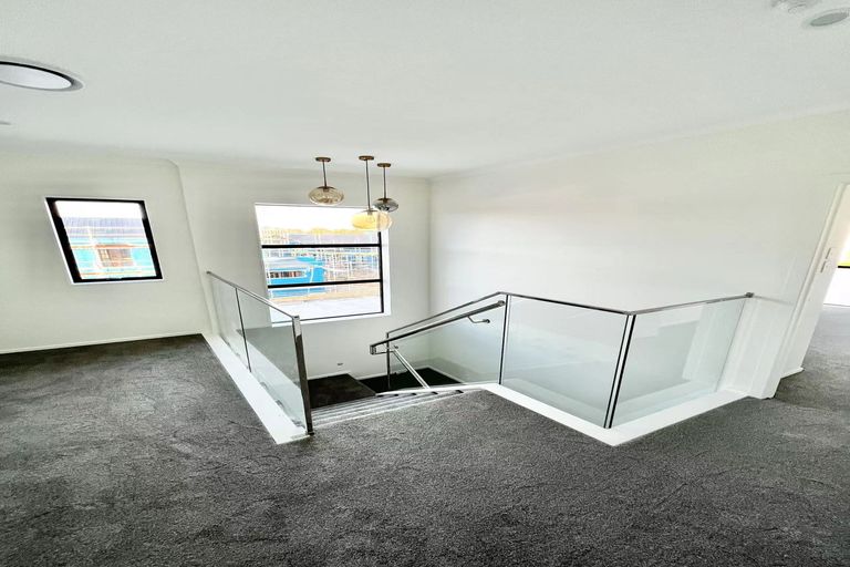 Photo of property in 8 Kotuitui Drive, Wainui, Silverdale, 0992