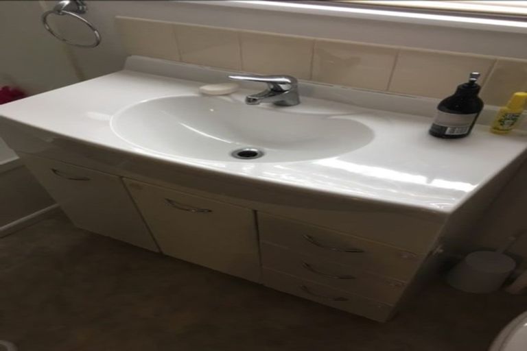 Photo of property in 62b Baylands Drive, Newlands, Wellington, 6037