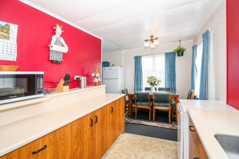 Photo of property in 22 Penrith Street, Westown, New Plymouth, 4310