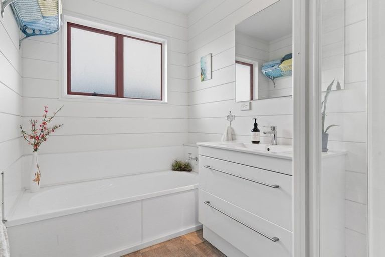 Photo of property in 14 Moir Point Road, Mangawhai Heads, Mangawhai, 0505