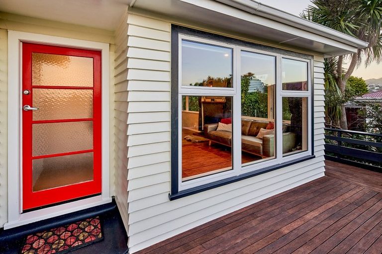 Photo of property in 58 Helston Road, Paparangi, Wellington, 6037