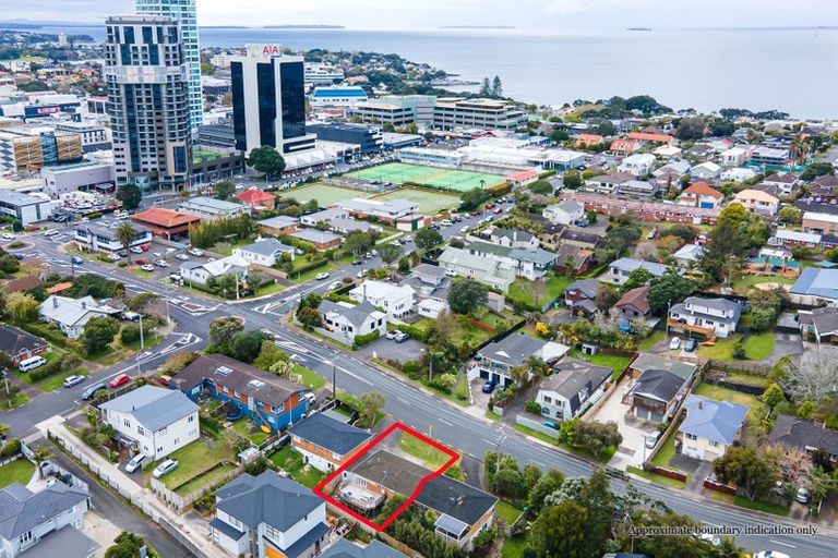 Photo of property in 2/13 Burns Avenue, Takapuna, Auckland, 0622
