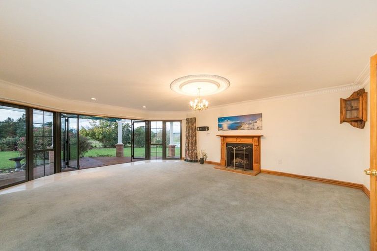 Photo of property in 335 Tutaki Road, Kelvin Grove, Palmerston North, 4470