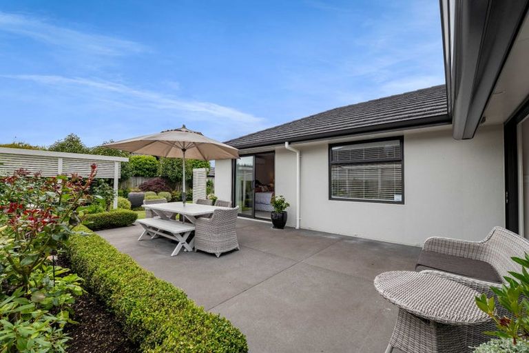 Photo of property in 425 Mangorei Road, Highlands Park, New Plymouth, 4312