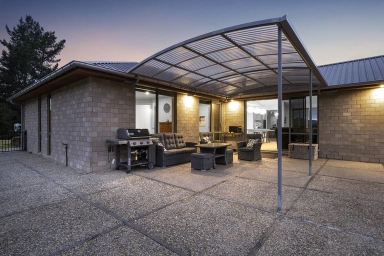 Photo of property in 37 Tara Hills Drive, North Taieri, Mosgiel, 9092