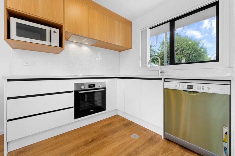 Photo of property in 1/2 Dolphin Street, Pakuranga, Auckland, 2010