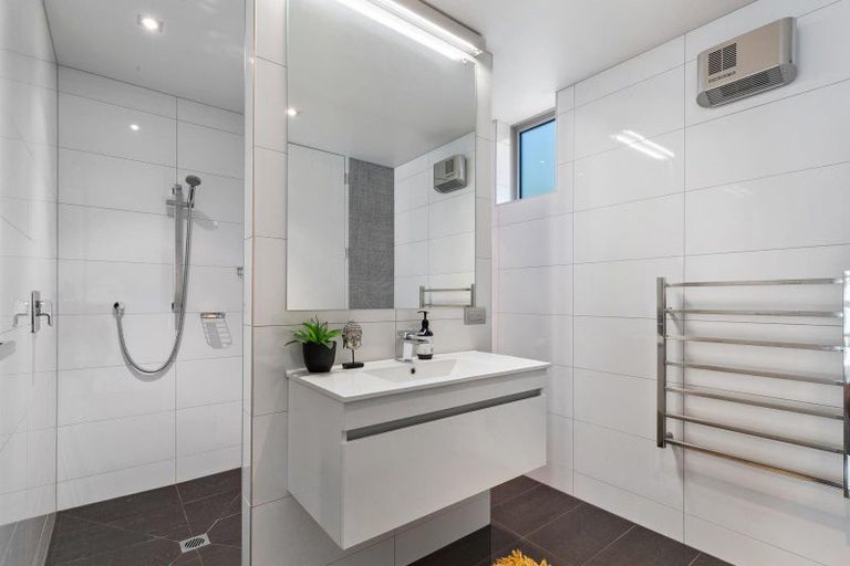 Photo of property in 15 Faulks Terrace, Wanaka, 9305