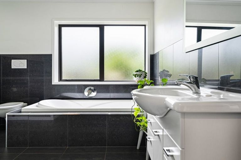 Photo of property in 48 Travers Road, Te Kauwhata, 3782