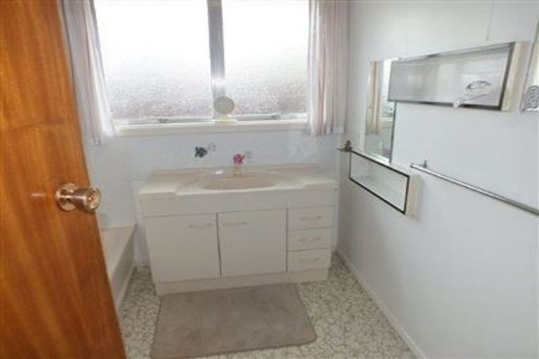 Photo of property in 5 Pahau Place, Cracroft, Christchurch, 8025