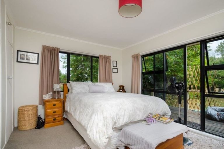 Photo of property in 264 Waikoukou Valley Road, Waimauku, 0882