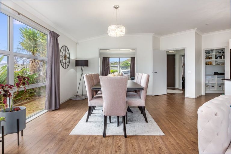 Photo of property in 34 John Burke Drive, Aotea, Porirua, 5024