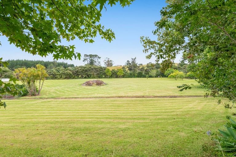 Photo of property in 786 South Head Road, South Head, Helensville, 0874