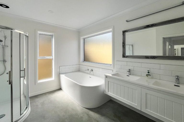 Photo of property in 64 Chesham Avenue, Waipahihi, Taupo, 3330