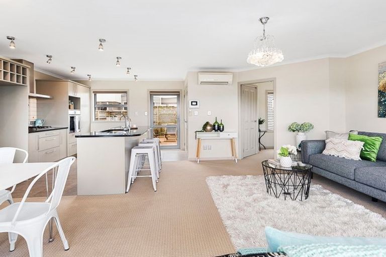 Photo of property in 52a Mandalay Terrace, Khandallah, Wellington, 6035