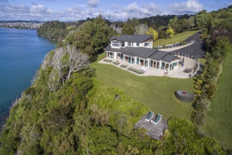 Photo of property in 30 Puriri Place, Sandspit, Warkworth, 0982