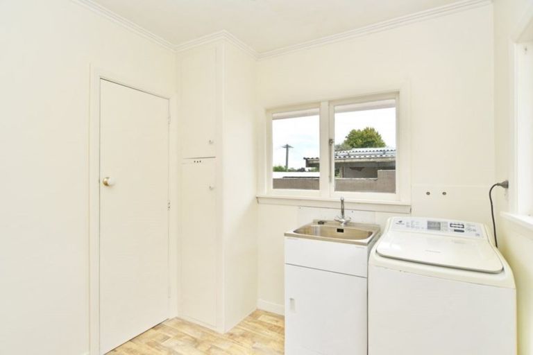 Photo of property in 1 Chilton Drive, Mairehau, Christchurch, 8052