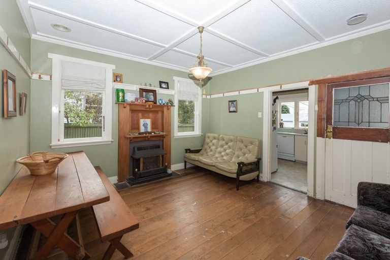 Photo of property in 263 Huatoki Street, Upper Vogeltown, New Plymouth, 4310