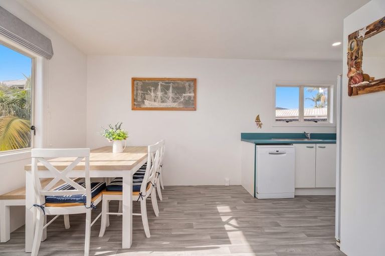 Photo of property in 17 Martin Place, Cooks Beach, Whitianga, 3591
