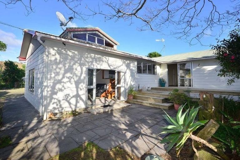 Photo of property in 3265 South Head Road, South Head, Helensville, 0874