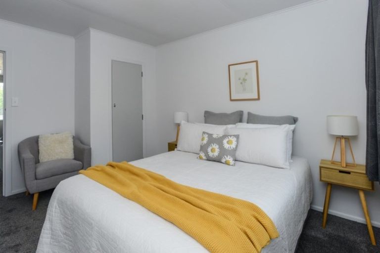 Photo of property in 2/301 Southland Road, Hastings, 4122