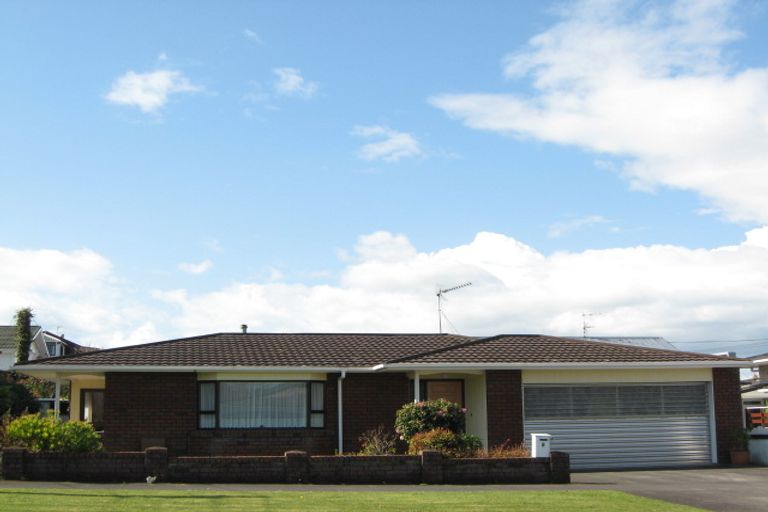 Photo of property in 2 Price Street, Westown, New Plymouth, 4310