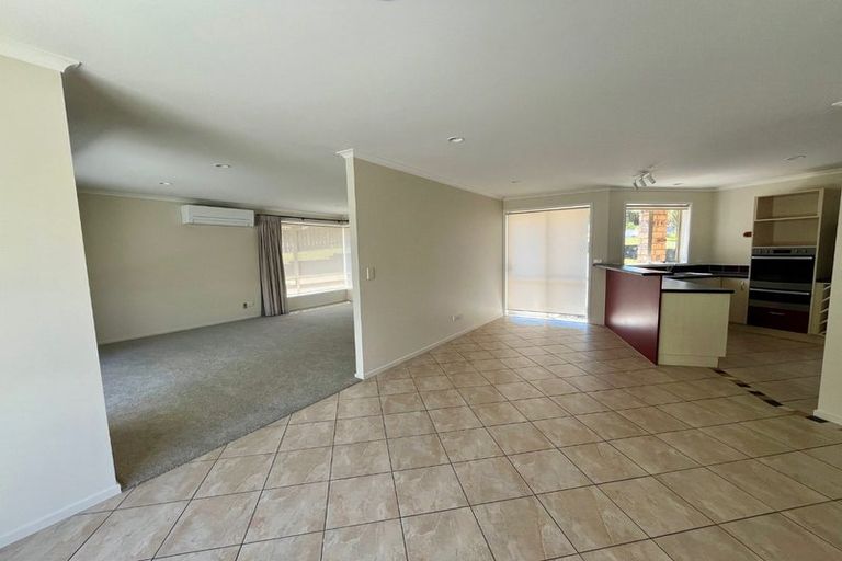 Photo of property in 11 Ascot Way, Orewa, 0931