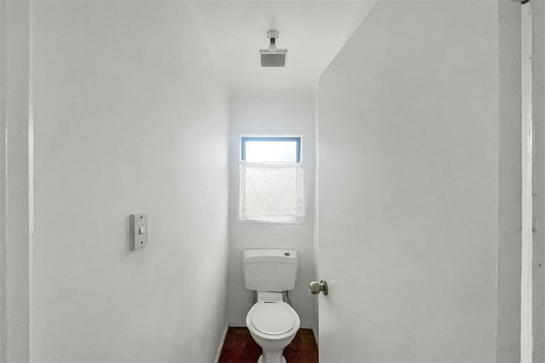 Photo of property in 16 Armada Drive, Ranui, Auckland, 0612