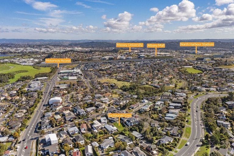 Photo of property in 6a Hauraki Crescent, Pinehill, Auckland, 0632