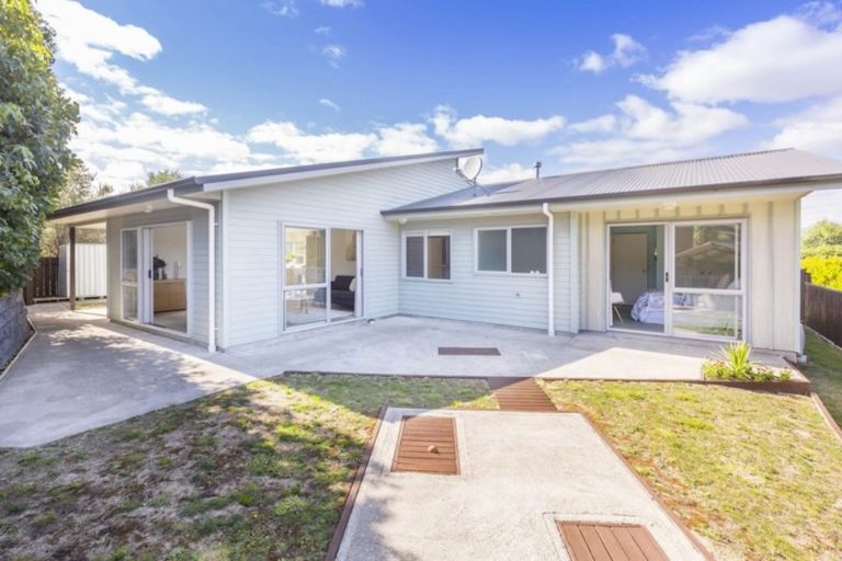 Photo of property in 4 Ronald Scott Grove, Riverstone Terraces, Upper Hutt, 5018