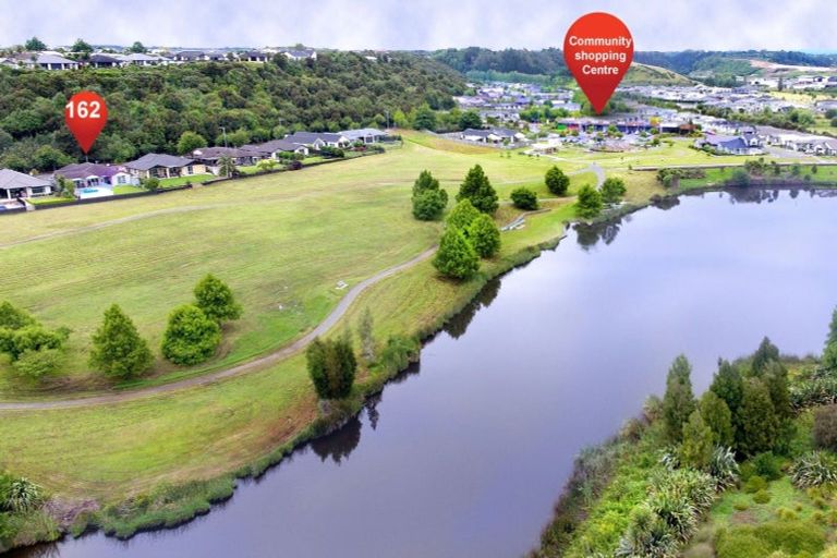 Photo of property in 162 Lakes Boulevard, Pyes Pa, Tauranga, 3112