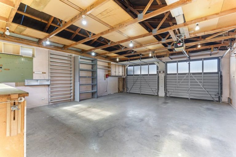 Photo of property in 137 Govett Avenue, Frankleigh Park, New Plymouth, 4310