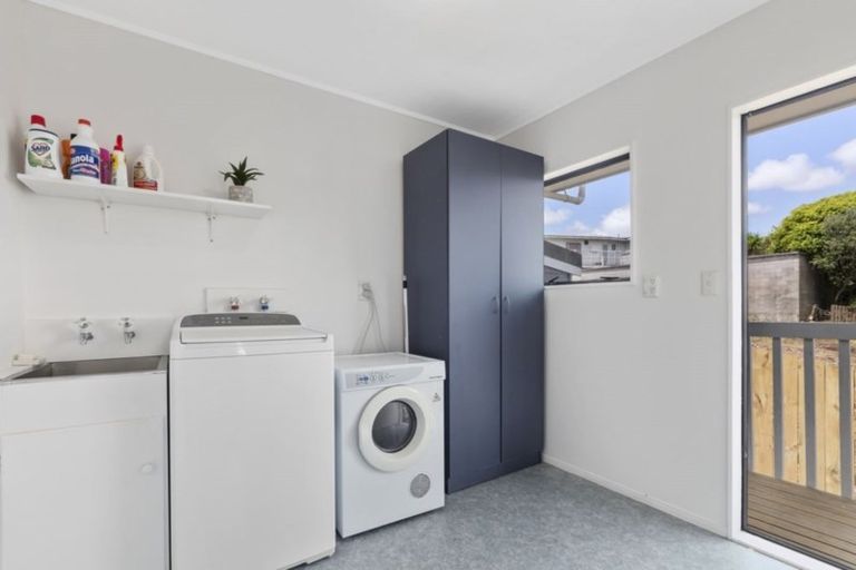 Photo of property in 2/7 Arran Road, Browns Bay, Auckland, 0630