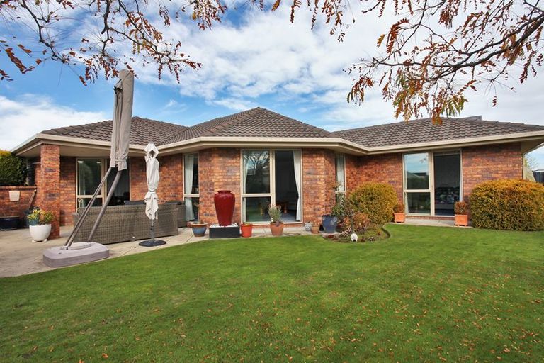 Photo of property in 2 Glencullen Drive, Casebrook, Christchurch, 8051