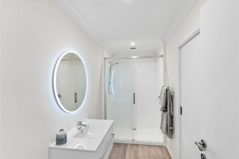 Photo of property in 3a Shillingford Boulevard, Rolleston, 7615