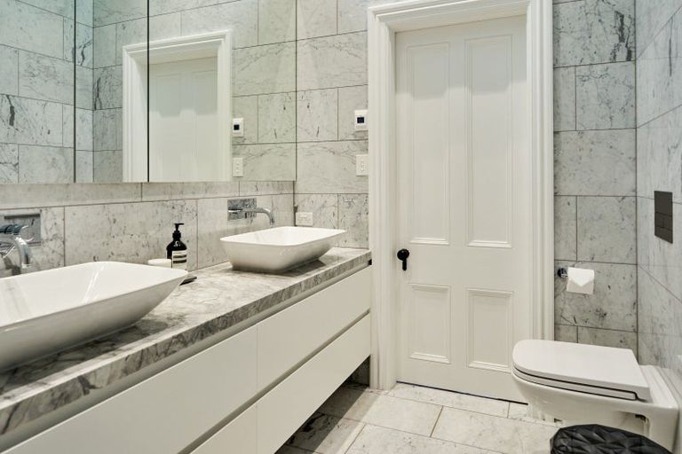 Photo of property in 29 The Crescent, Roseneath, Wellington, 6011