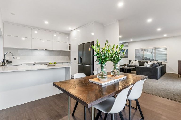 Photo of property in 4 Redfern Lane, Glenfield, Auckland, 0629