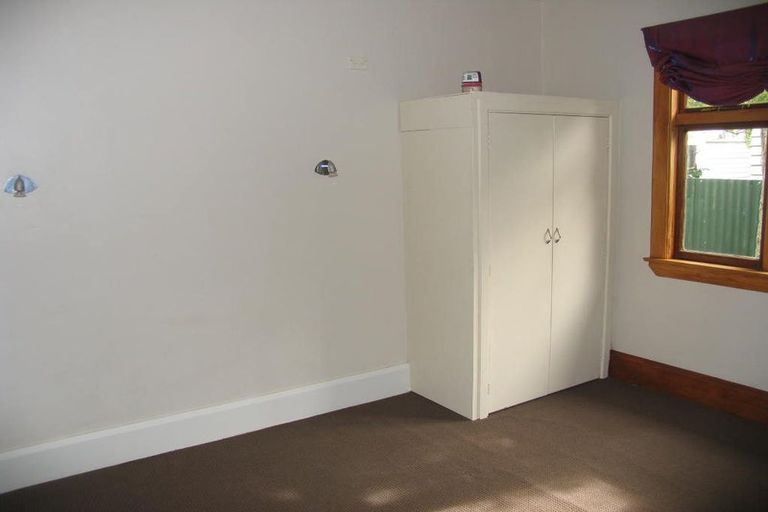 Photo of property in 60 Sandwich Road, Beckenham, Christchurch, 8023