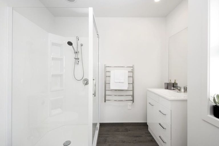 Photo of property in 13 Kahikatea Drive, Kinloch, Taupo, 3377