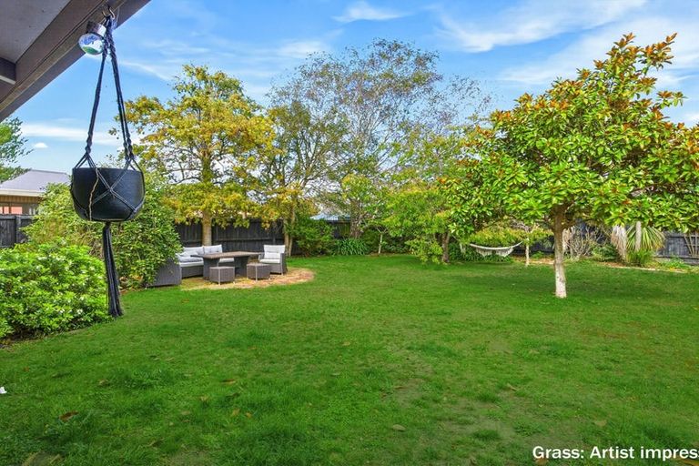 Photo of property in 105 Royal Park Drive, Parklands, Christchurch, 8083