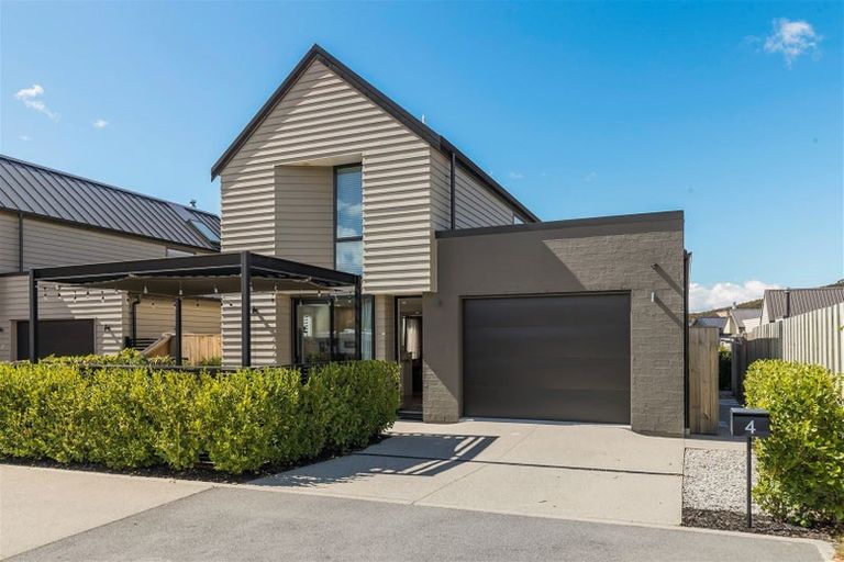 Photo of property in 4 Leaning Rock Lane, Wanaka, 9305