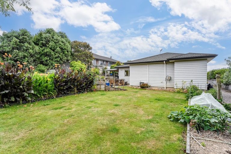 Photo of property in 121 Te Puia Drive, Aotea, Porirua, 5024