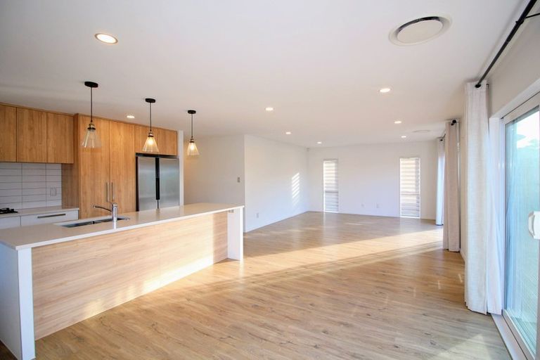 Photo of property in 33 Nobilo Road, Kumeu, 0810