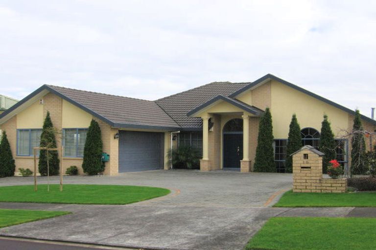 Photo of property in 16 Limerick Place, Dannemora, Auckland, 2016